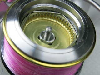 スプールが正しく装着されている例