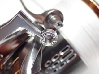 ④ベアリングをセットする